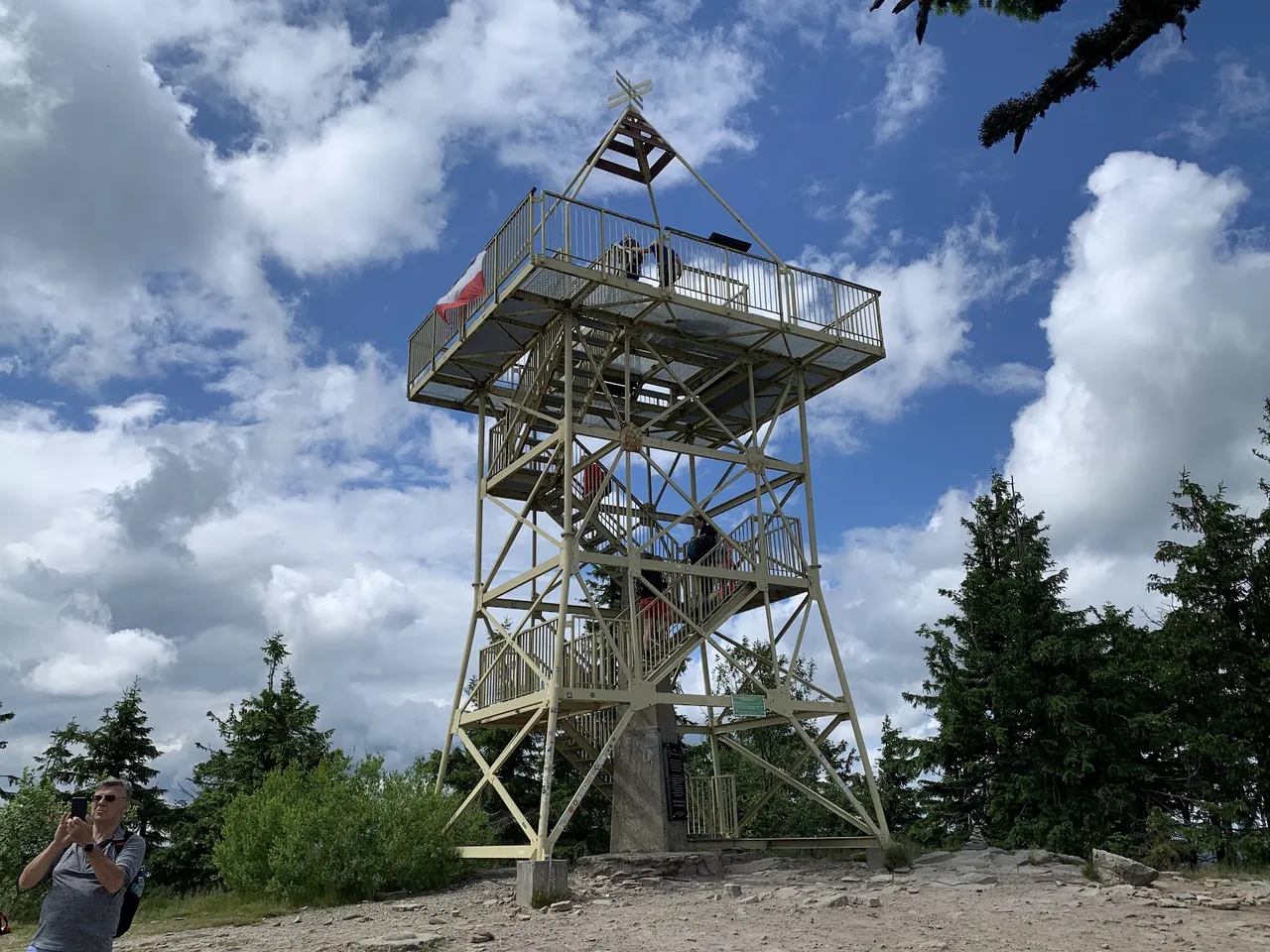 Wieża widokowa na szczycie Baraniej Góry (1220m n.p.m.)