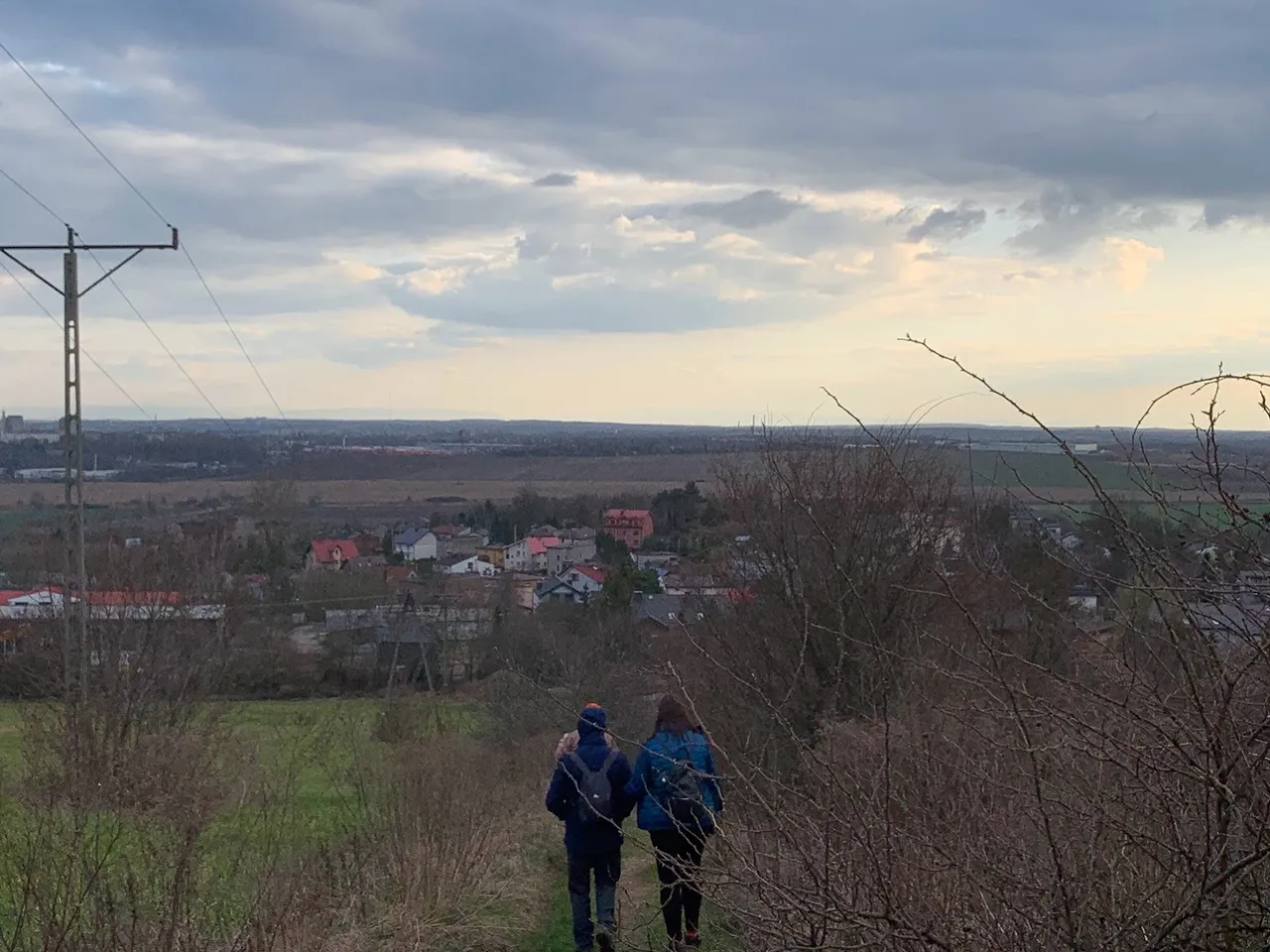 Zejście z Dorotki. W dali Beskidy