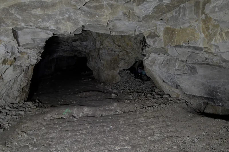 Couloirs et piliers dans la carrière