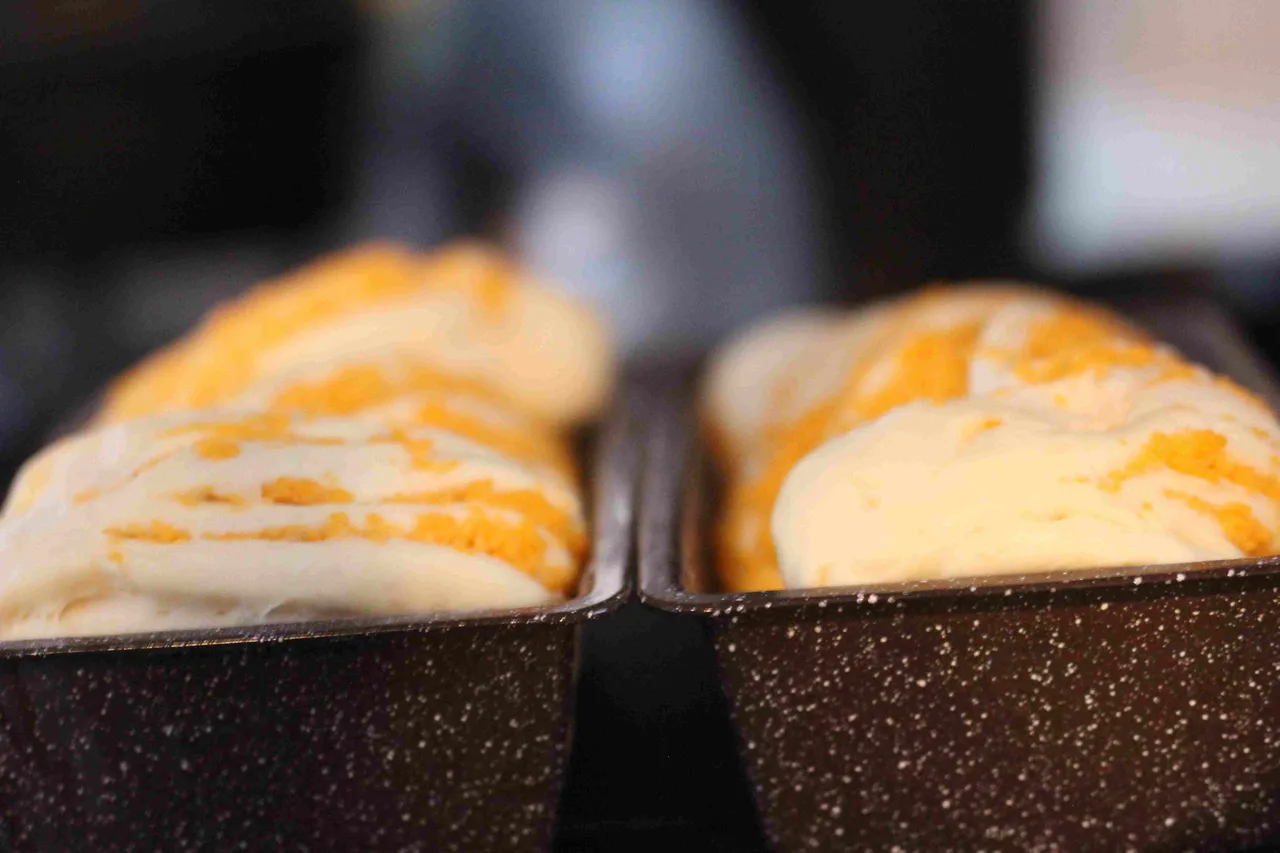 Charlotte's Sinful, Extra Cheesy Cheese Bread