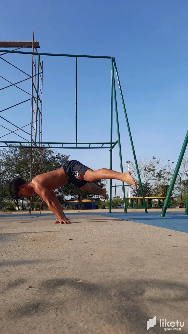 clvej2mha000ju8szbgrx2i76_VideoCapture_20240424-175140.webp