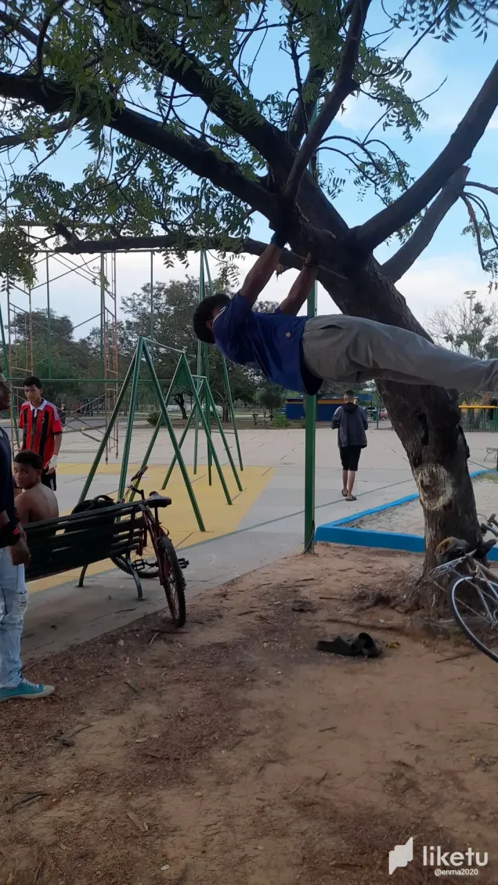 clvojm80x00mbvwsz7q9u0hz9_VideoCapture_20240501-185817.webp