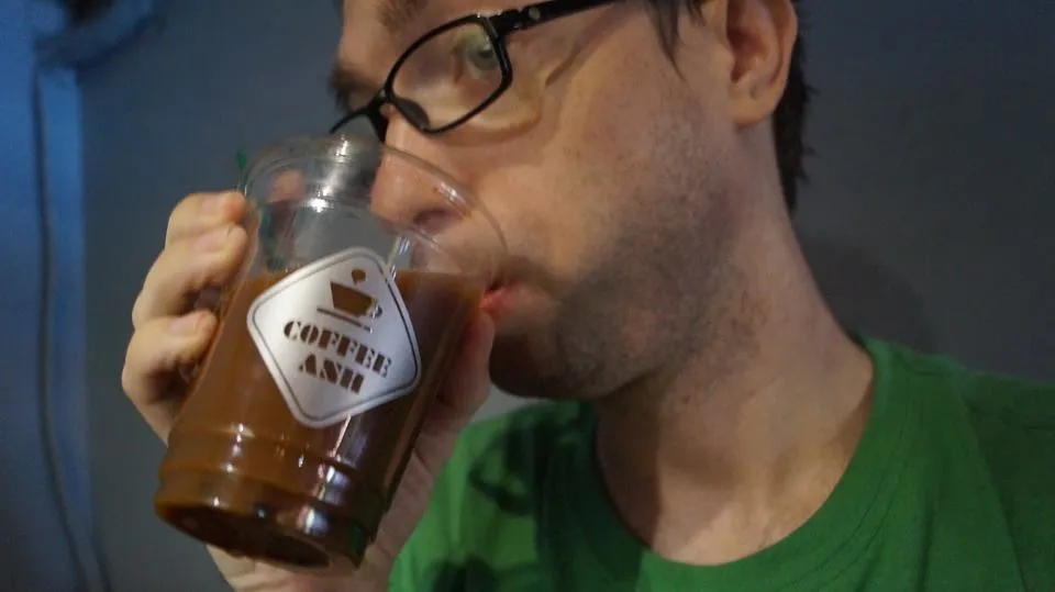 2015-12-25 - Friday - 06:24 PM - Drinking Anh Coffee Joey.jpg