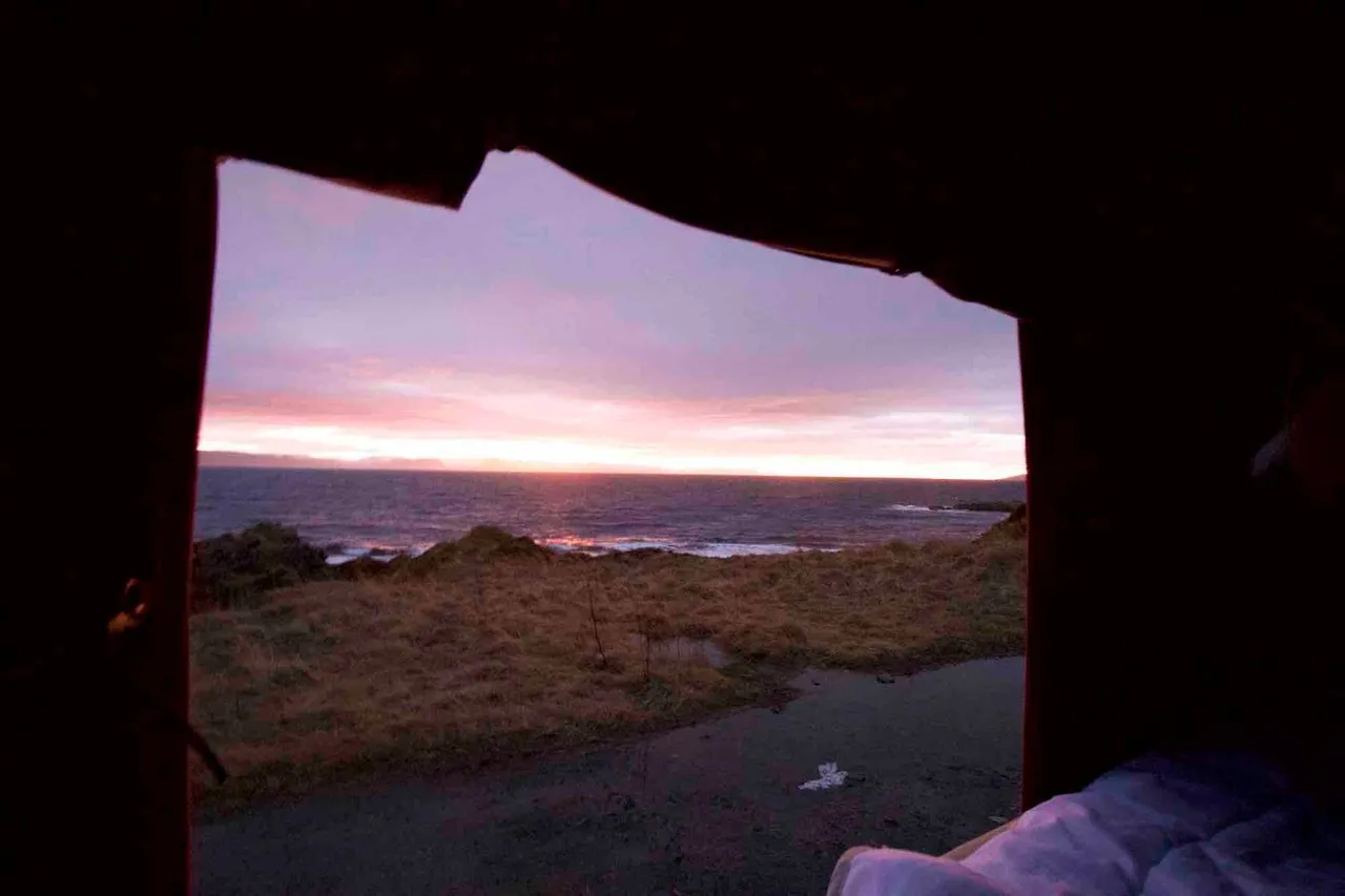 reise_zum_Nordkapp_und_zurück_rebeccaontheroof_Atlantik_Insel_Nordkapp_Ausblick_Dachzelt_Atlantik