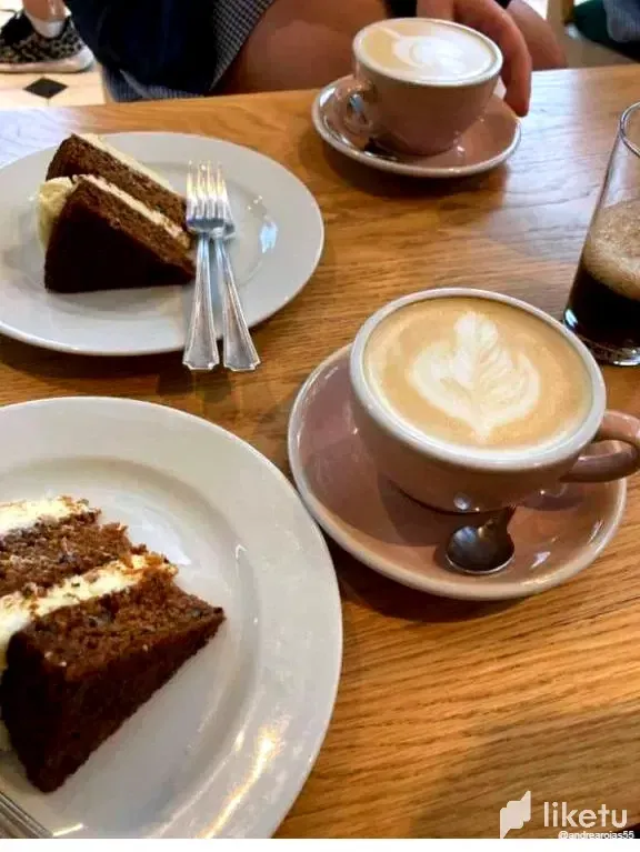 KtwHhTPMvBk9CY2S_cafe_y_torta...webp