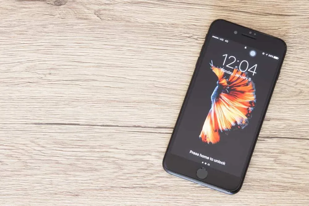 iphone-7-holds-an-edge-over-oneplus6.jpg