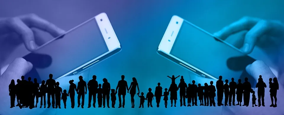 Communication-Human-Crowd-Smartphone.jpg