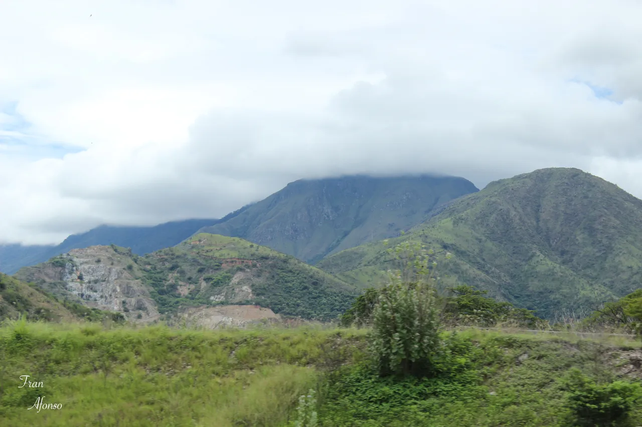 3 Montañas en el Cielo.JPG