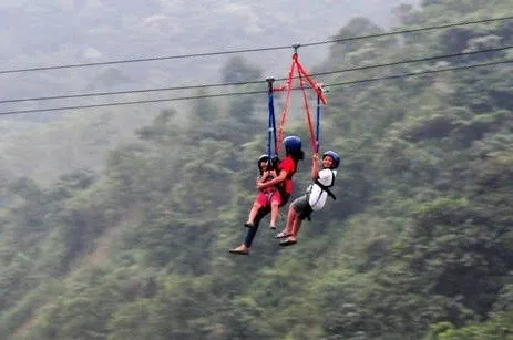 bermain-flying-fox-di-curug-bidadari.jpg