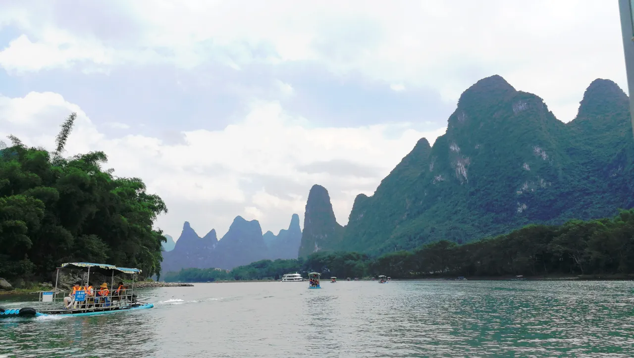 漓江漂流.jpg