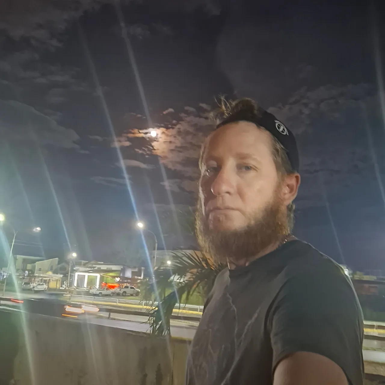 una foto con la luna