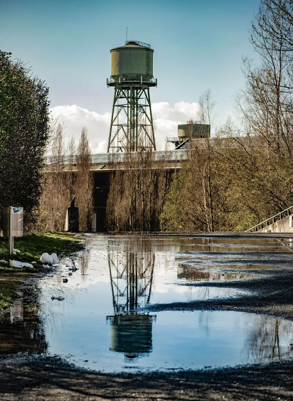 XT201887_C_Jahrhunderthalle_Wasserturm_Spiegelung.JPG