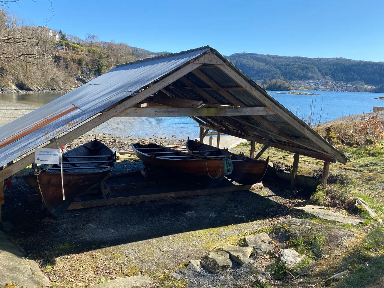 The cache was hidden near this boat shed.