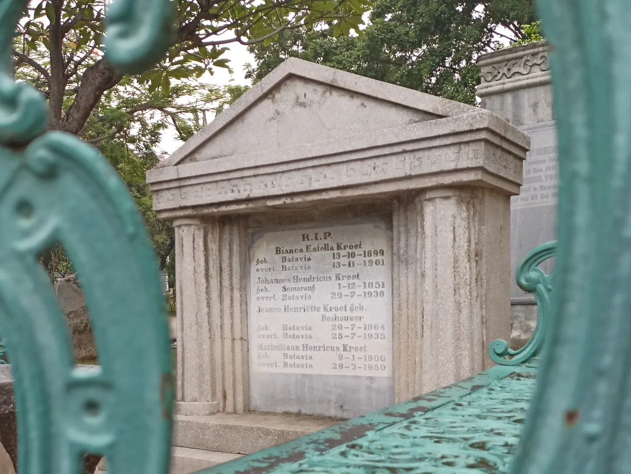 Museum Taman Prasasti 04.jpg