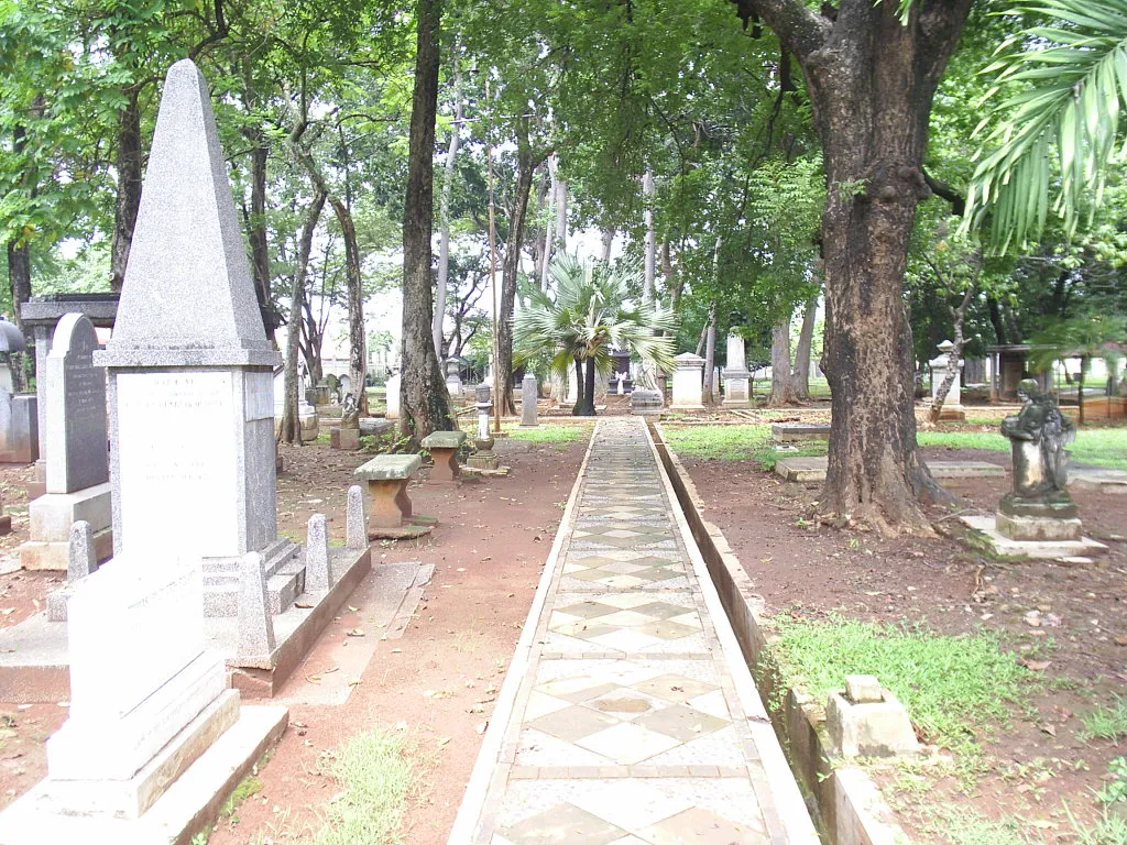 The Footpath 2005.JPG