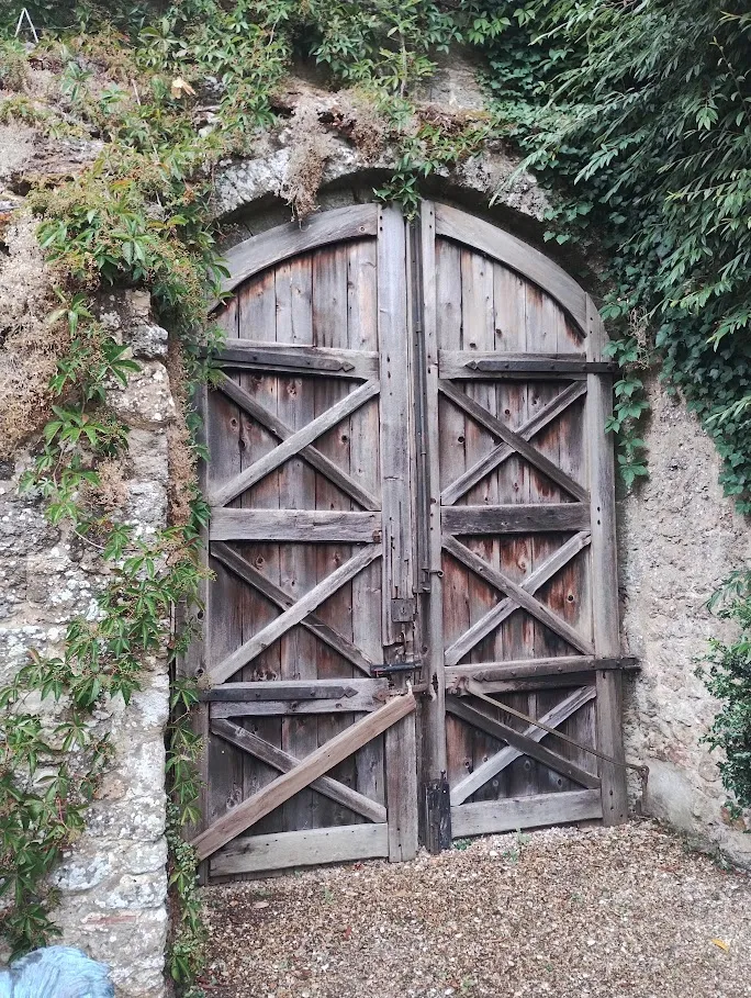 Grand gates