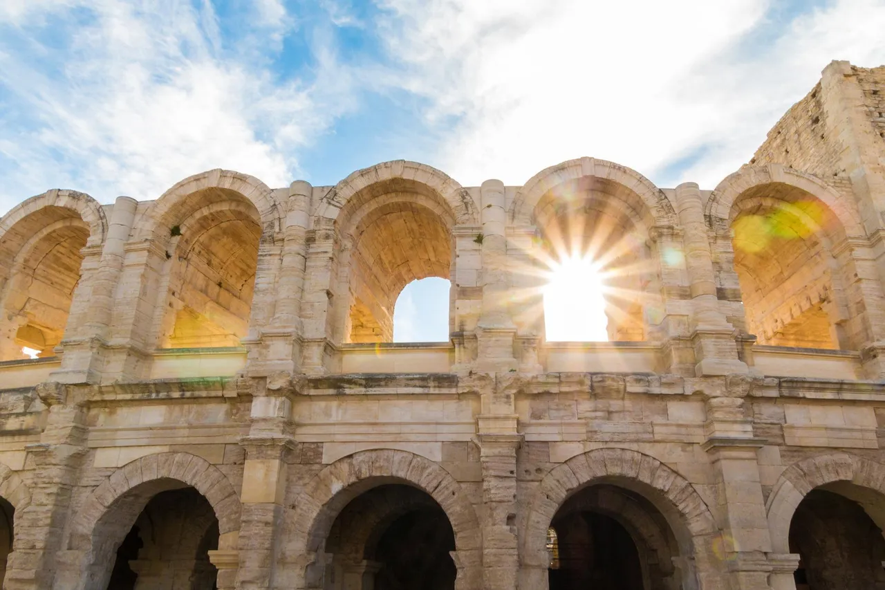 the-amphitheatre-of-arles-g766251ad9_1920.jpg