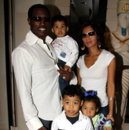 Wesley Snipes's wife and kids 3.jpg