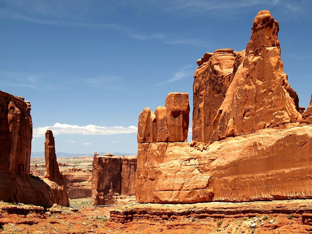 arches-national-park-arizona-orange-rock.jpg