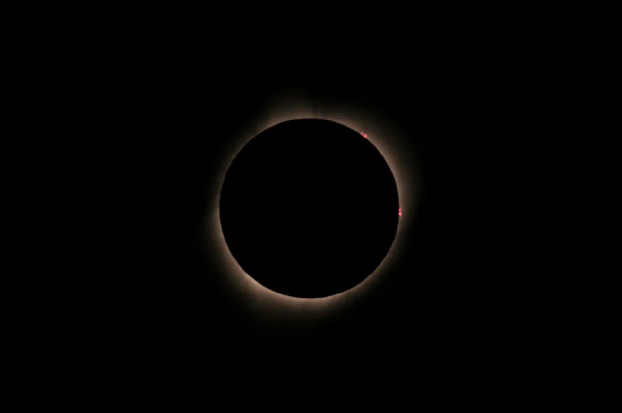 2017-Eclipse-Mike_BryantPhotography_ring.jpg