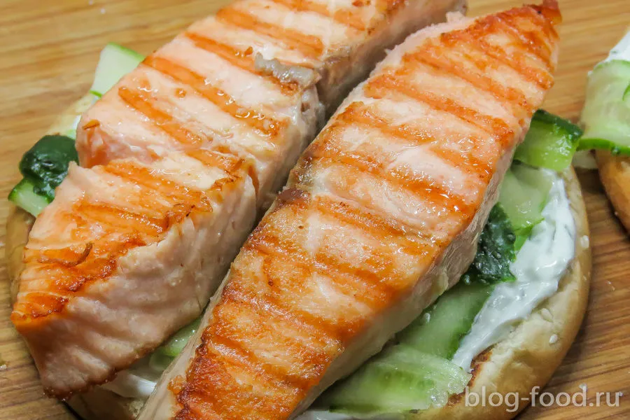 Salmon burger