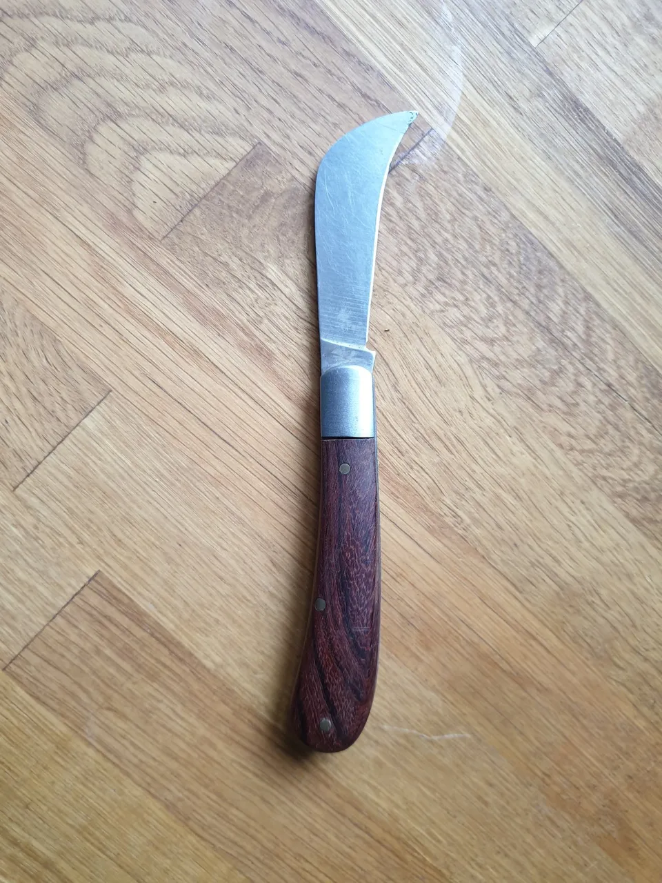Leather sheath for garden knife