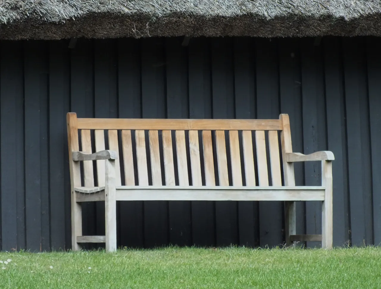 0846bench.jpg