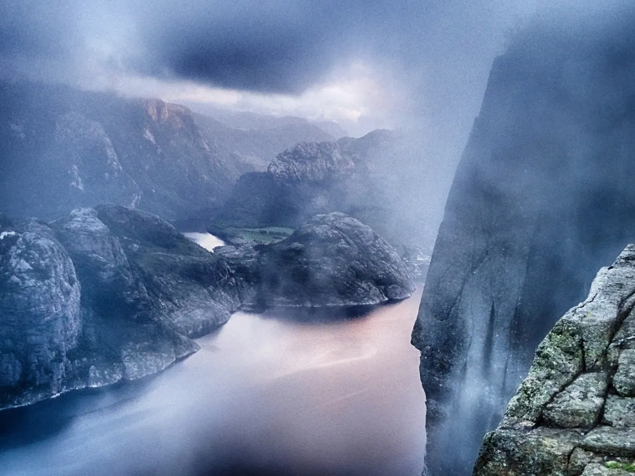 The last sunrays over the Lysefjord