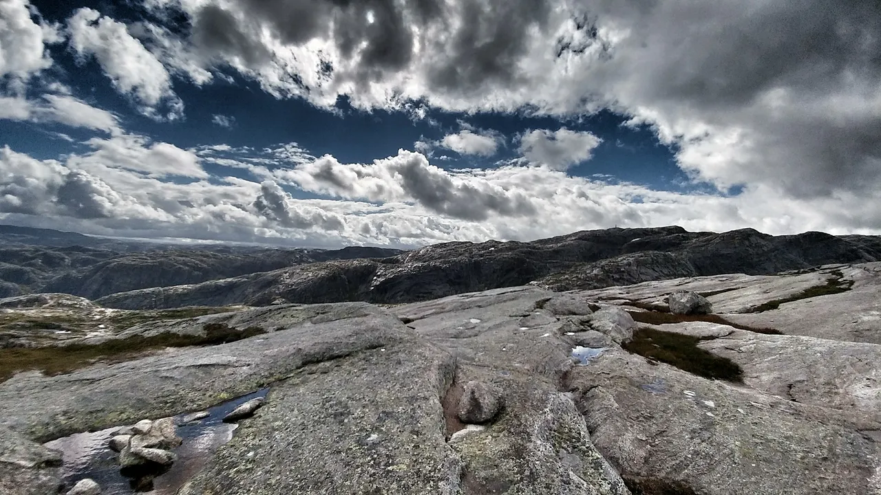 Kjerag has no trees or something else