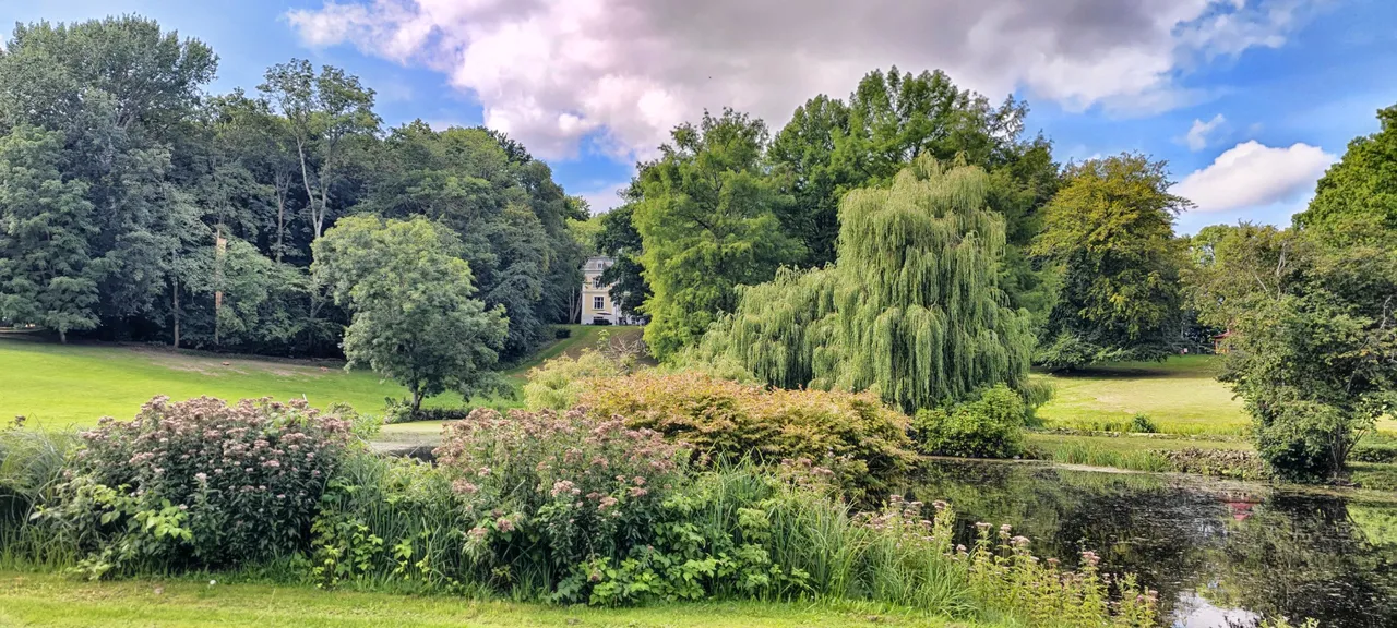 At the middle there is the castle