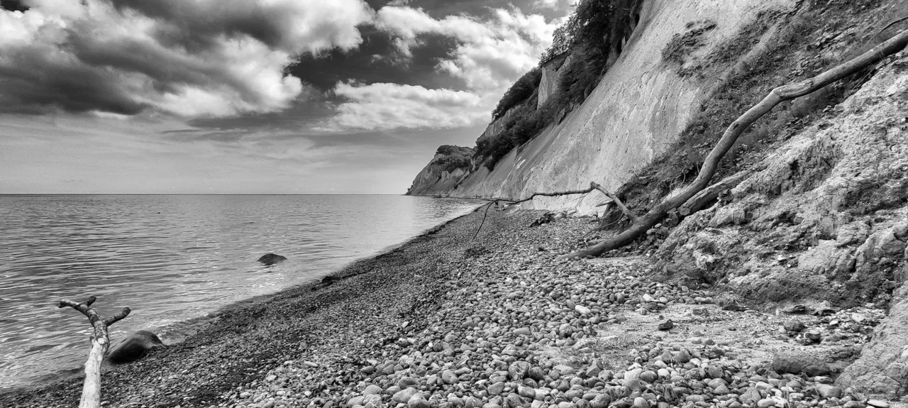 The cliff in black and white