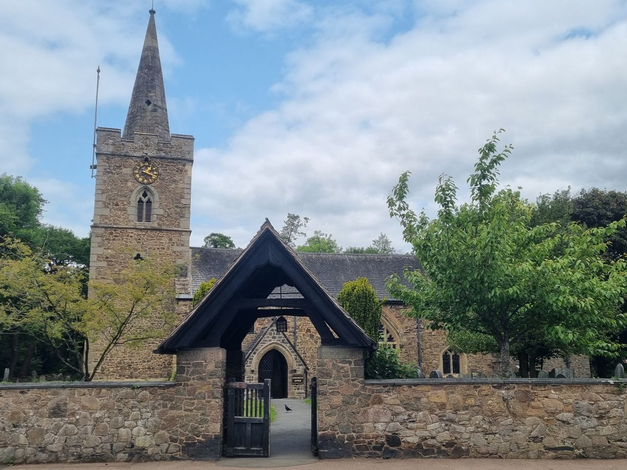After the walk we had lunch in the Park Kitchen and deli near the Newton Linford village church