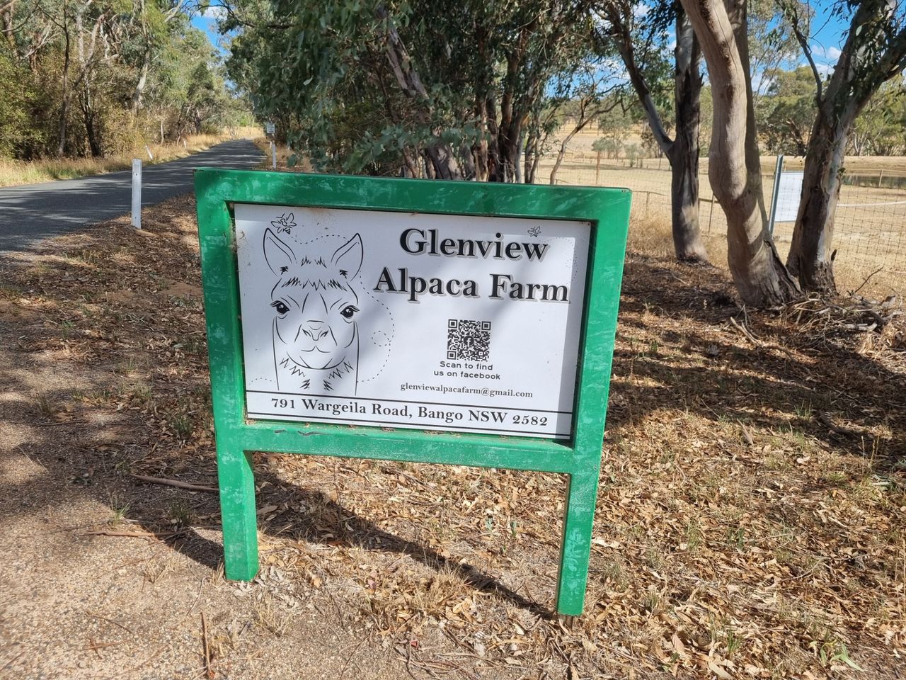 Instead of the usual motel in town on your way through Yass, we tried an overnight farm stay. It was a little more expensive than a cheap motel but overall, a better experience.
