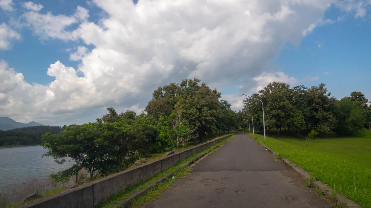 The dam was on our left as we drove in.