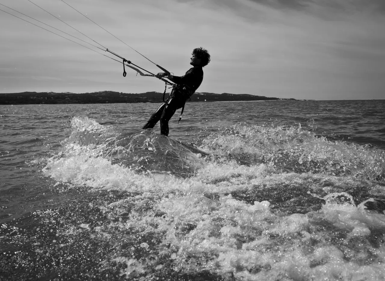 I am not afraid of water splashes, because Outex is protecting my camera.