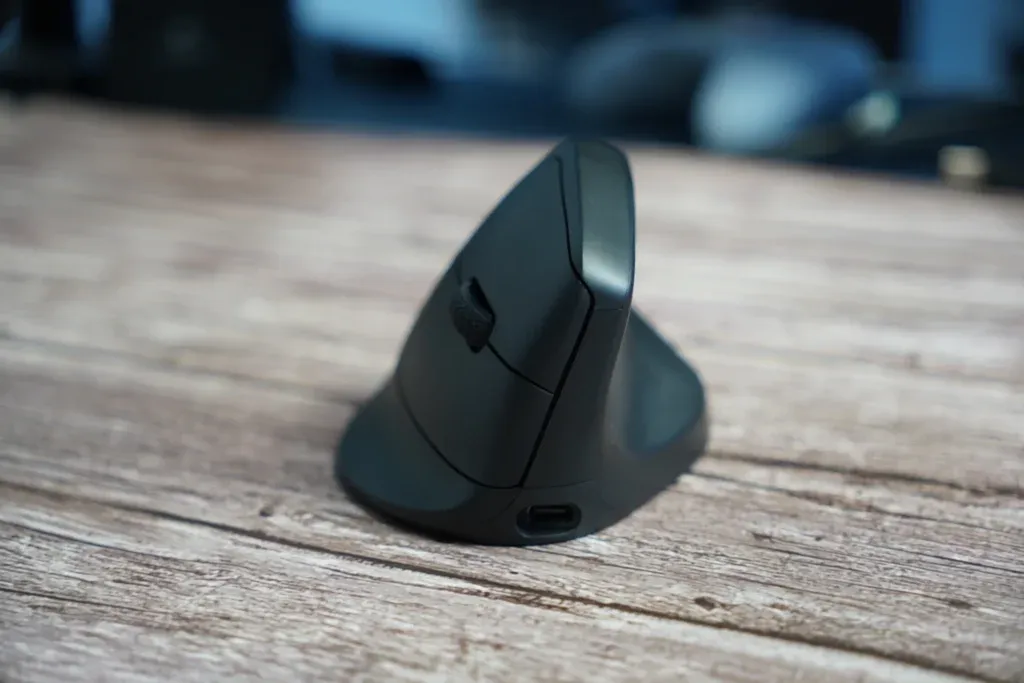 "Keychron M5 vertical 4"