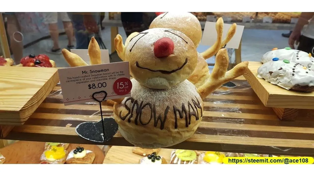 Snow man bread