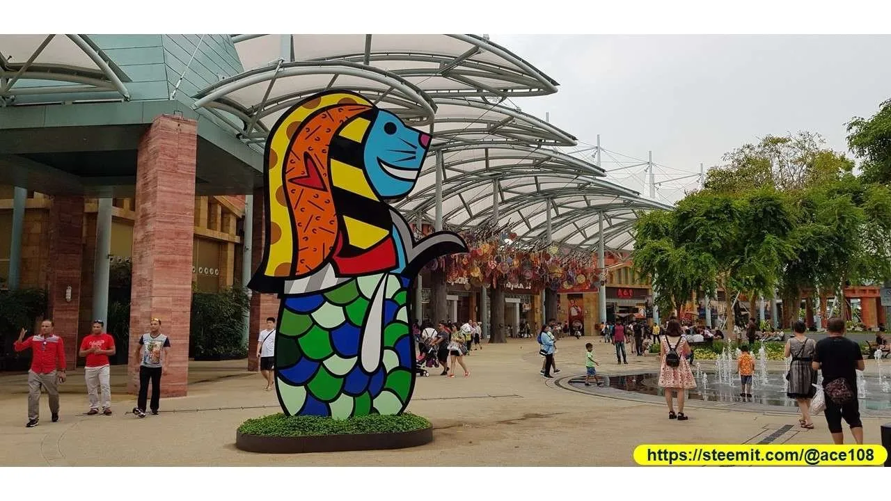 Colourful Merlion at Resort World Sentosa