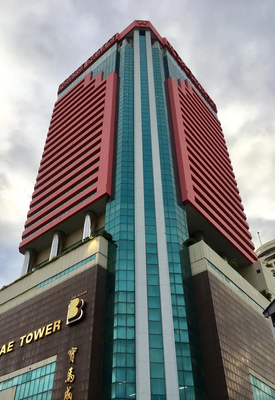 qcw66tp4j9.jpg