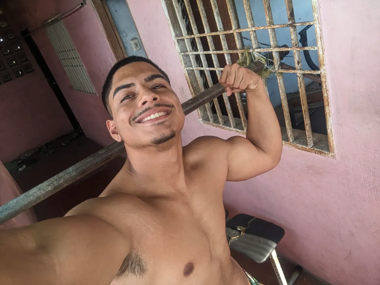 2nS6rxKZoXGzQ7hM_PXL_20250505_171759341.webp