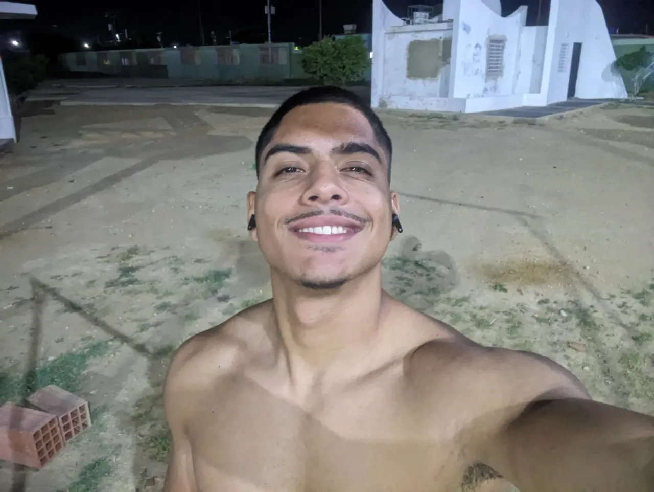 3pgYAFxp33EM4BqL_PXL_20241227_194133547.webp