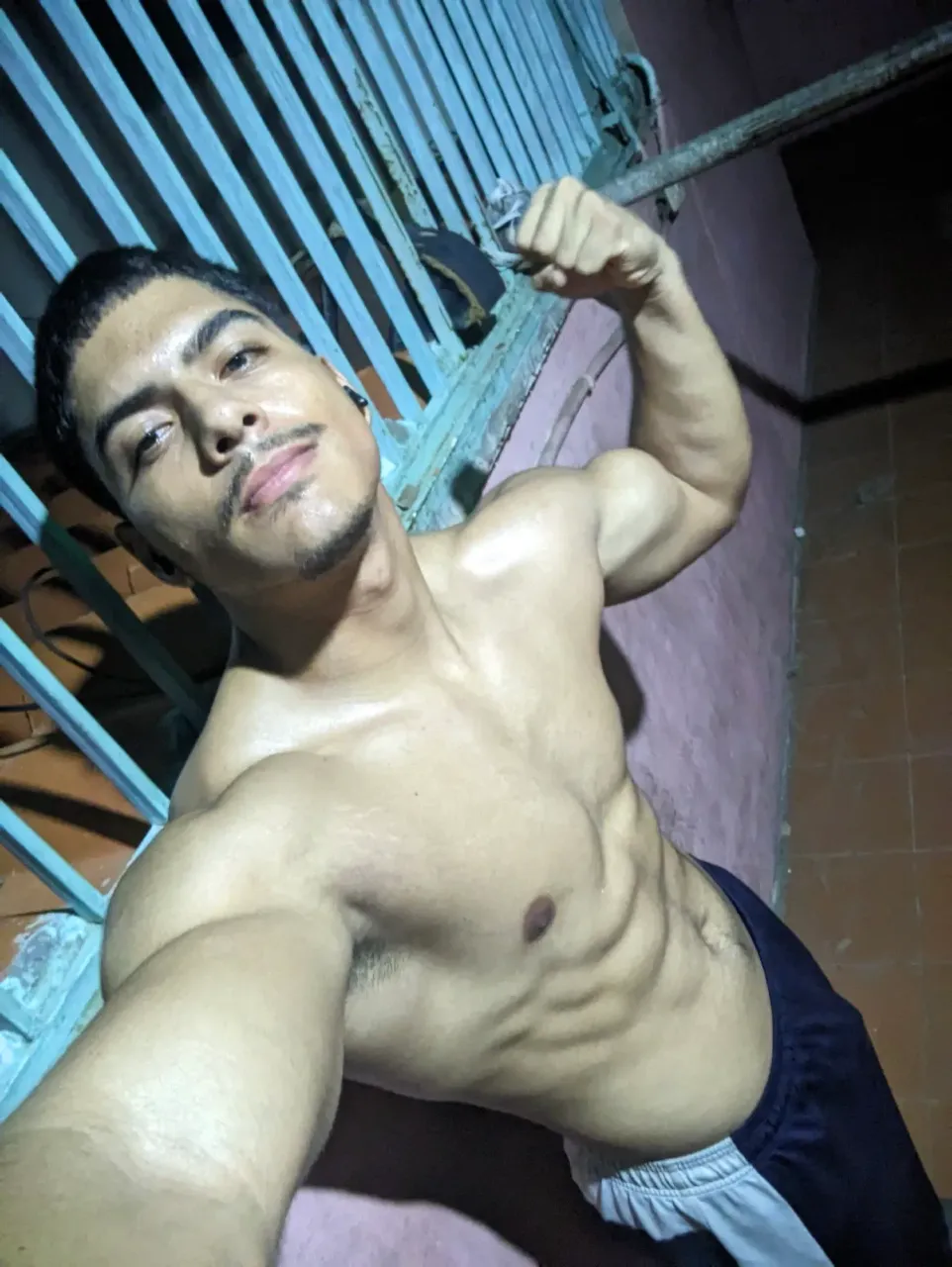 EZzYFp8tRCtTgPxe_PXL_20241115_194904204.webp