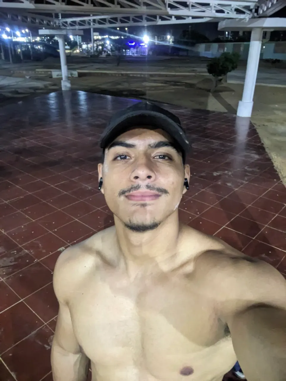 RHfHJgFbIGSj1S74_PXL_20241125_194106591.webp