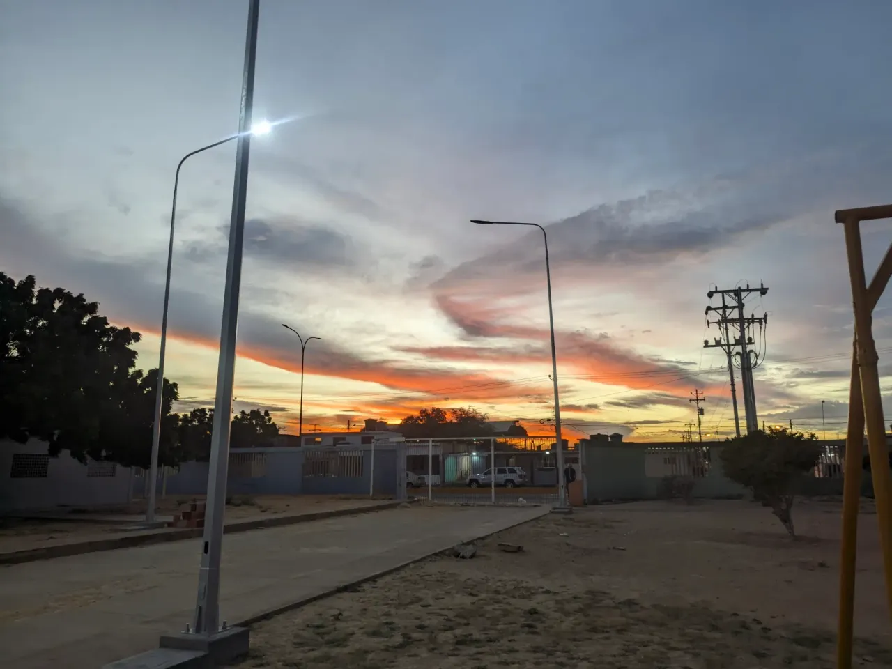 TllReGLZumjKkNX1_PXL_20241231_183849642.webp