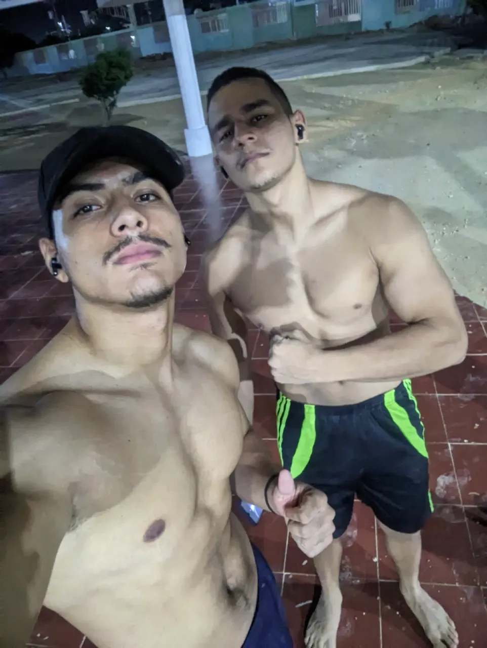 eeWlSSSQ1ANuceIm_PXL_20241125_194200732.webp