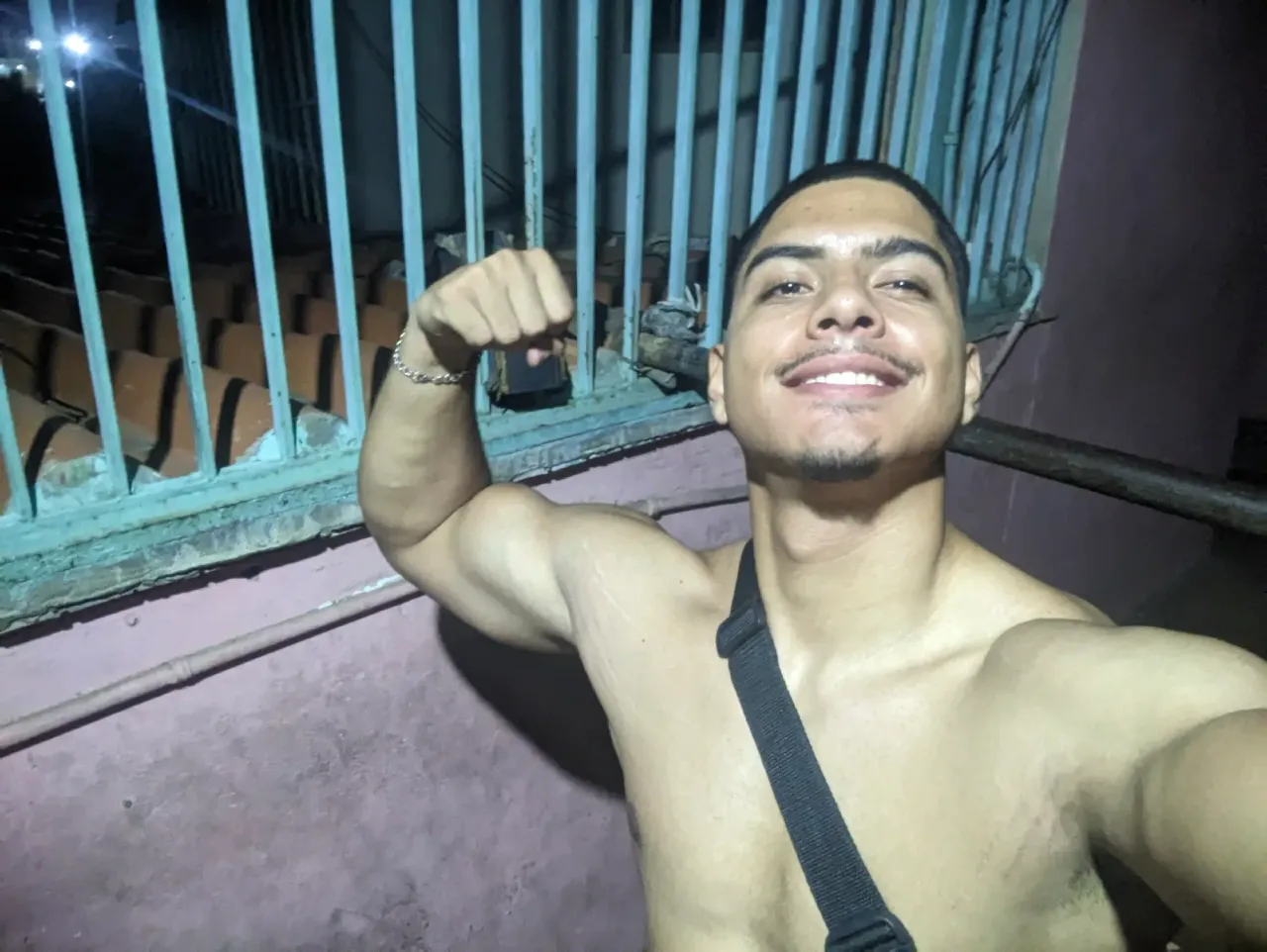 gz0iVdL06c0w02WX_PXL_20250407_201721094.webp