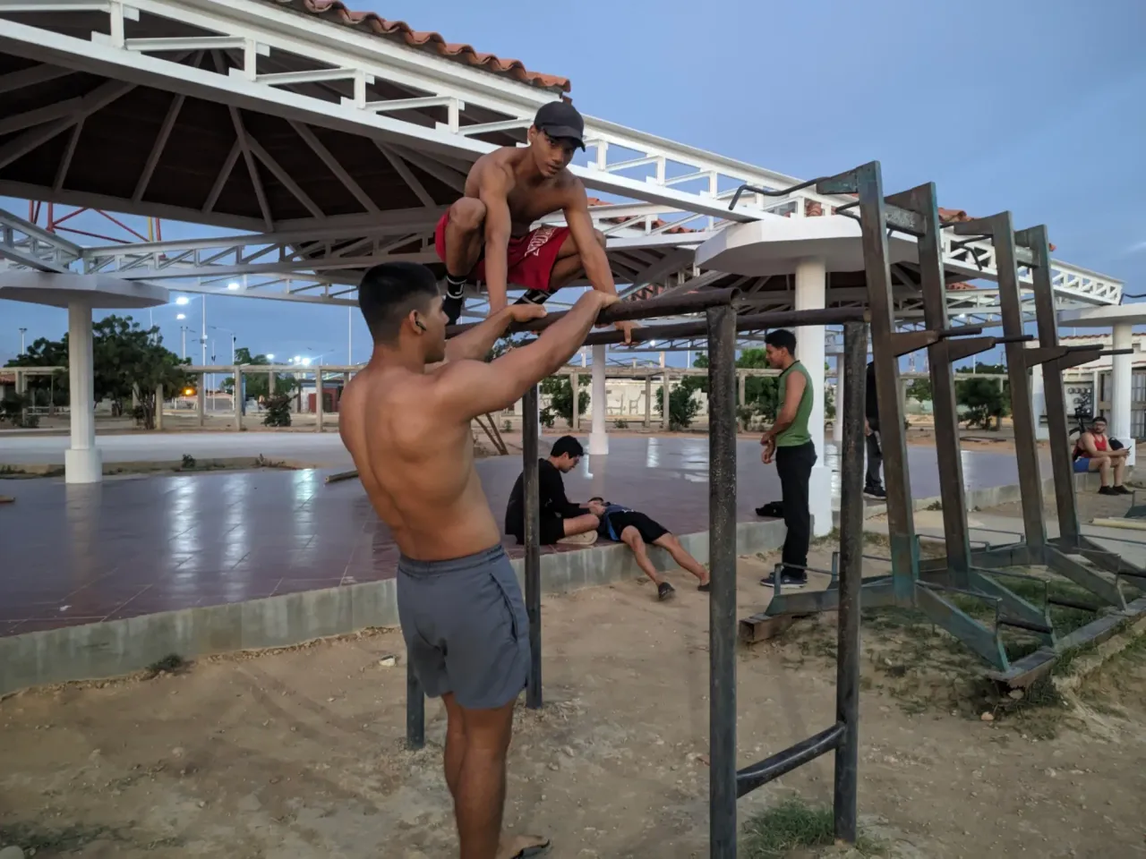 iiJfi4CoG2RTmT7S_PXL_20241231_184146533.webp