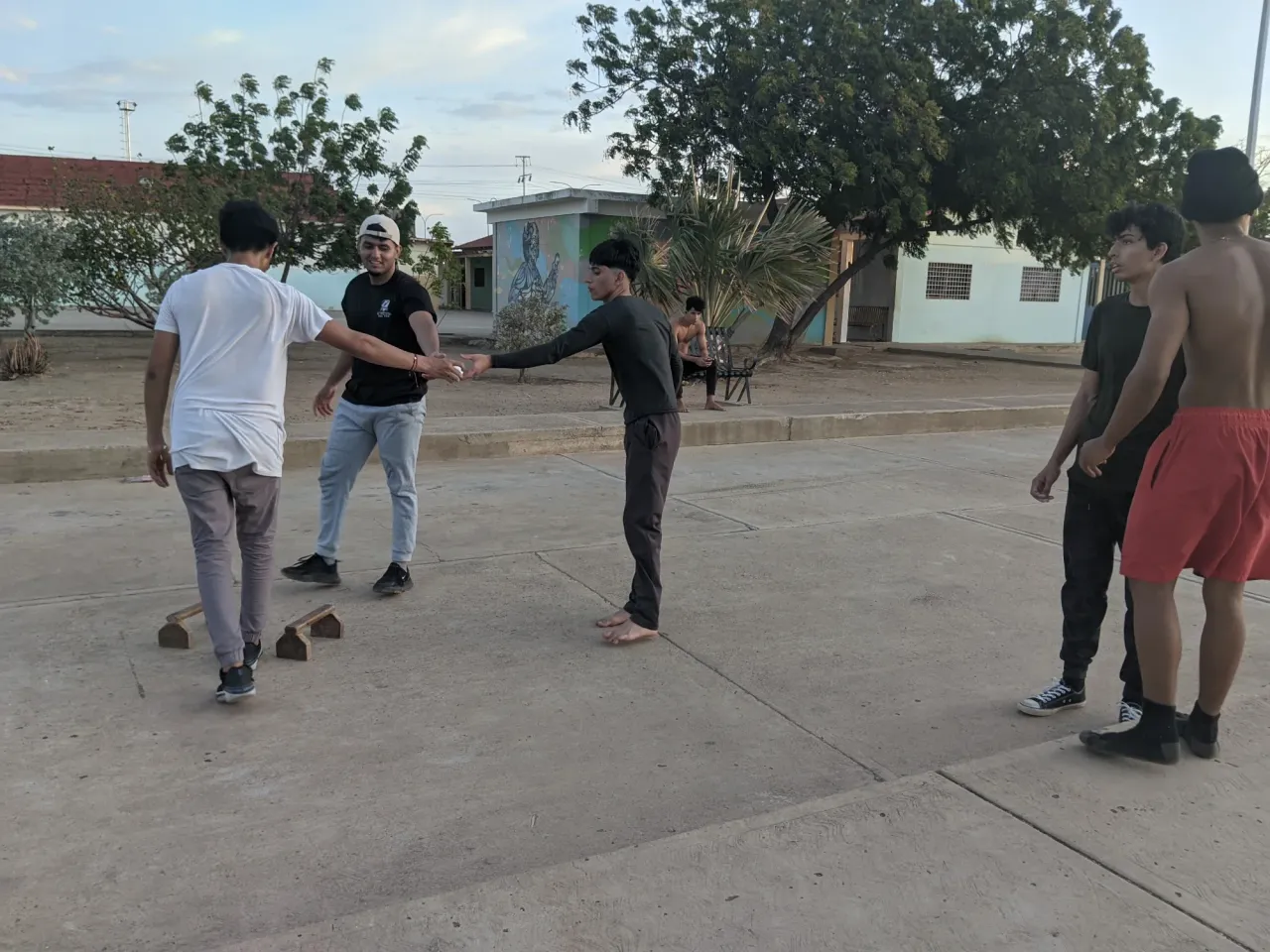 iuDcQjozRkMlXll2_PXL_20240610_185000854.webp