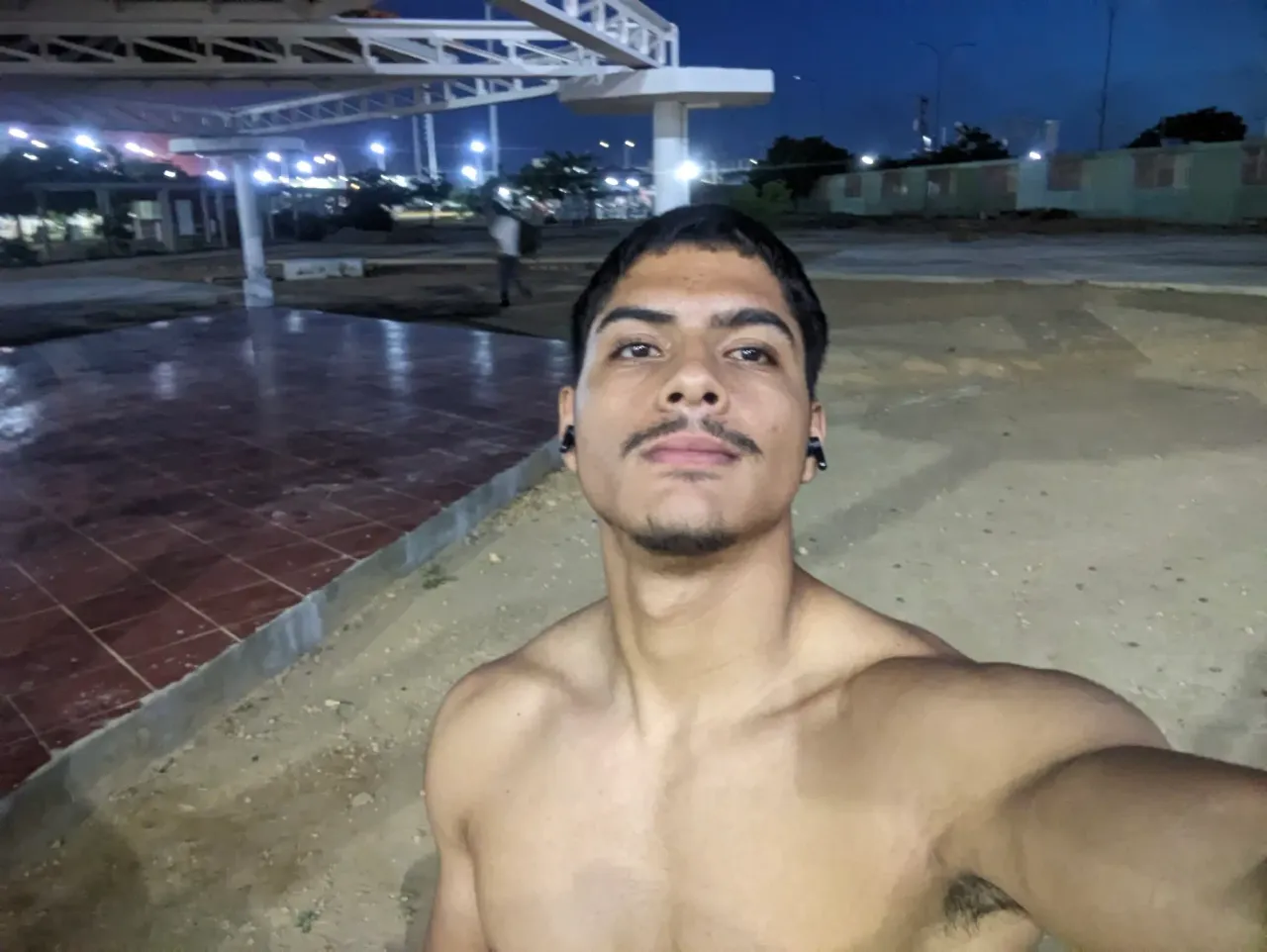 jomsKTzmsdxbuBuG_PXL_20241126_184204570.webp