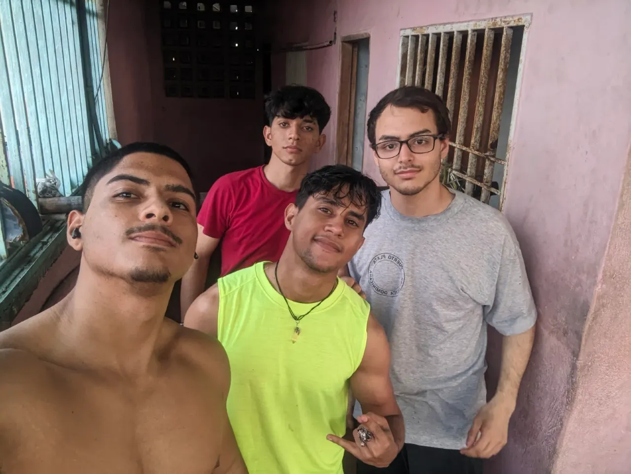 zrNJMq3Rmf2toKLo_PXL_20250508_182013849.webp